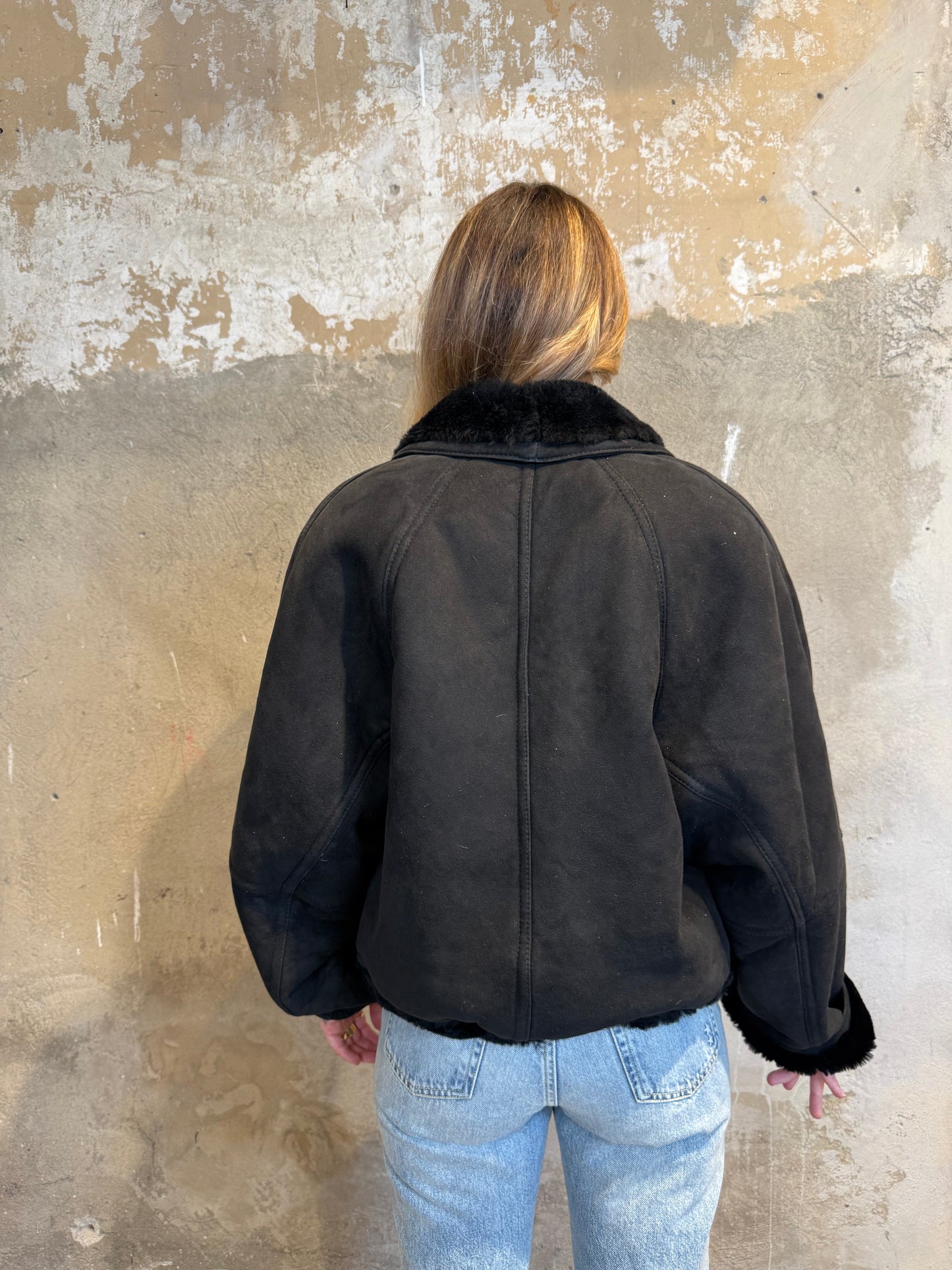 Montone crop camoscio nero