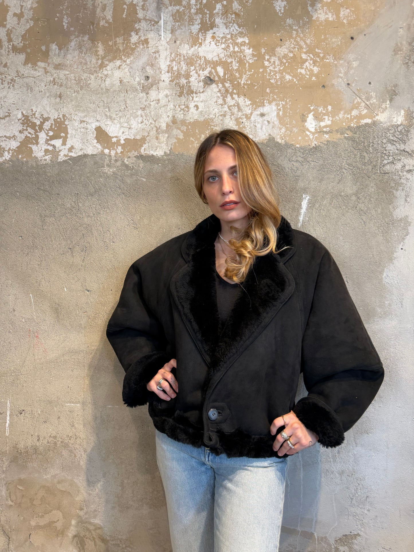 Montone crop camoscio nero