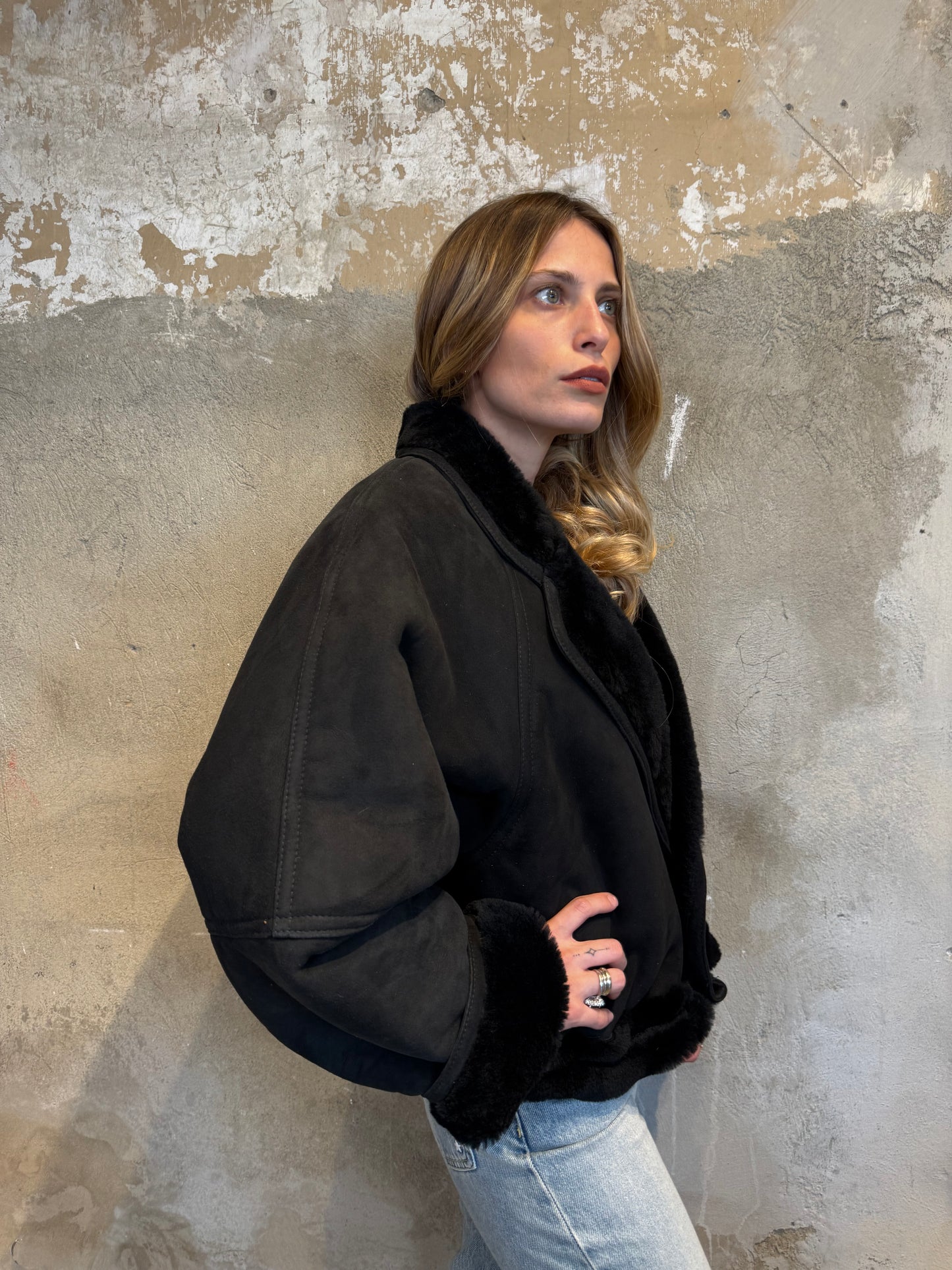 Montone crop camoscio nero